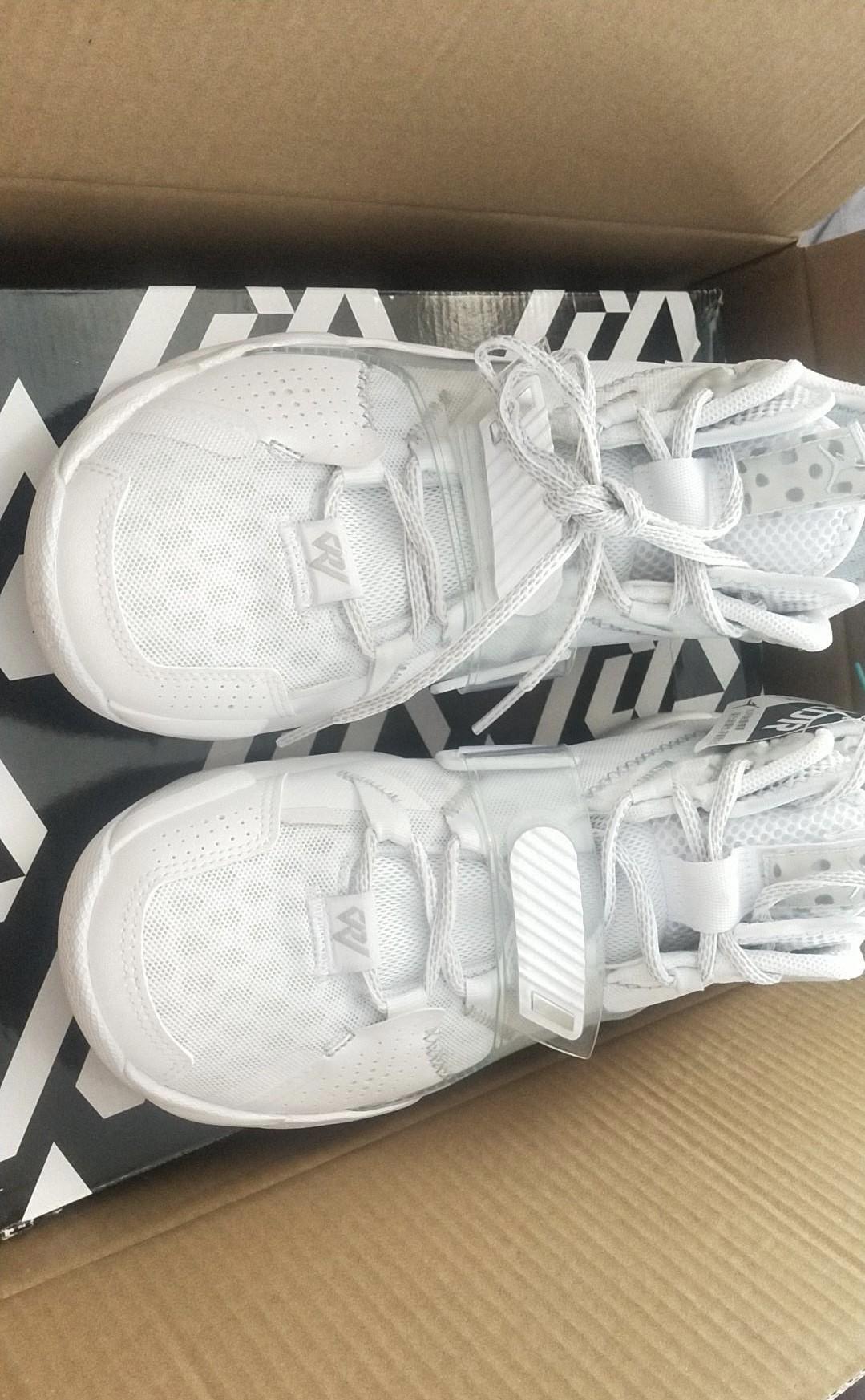 这款威少3的颜值还是挺抗打的,很喜欢前掌